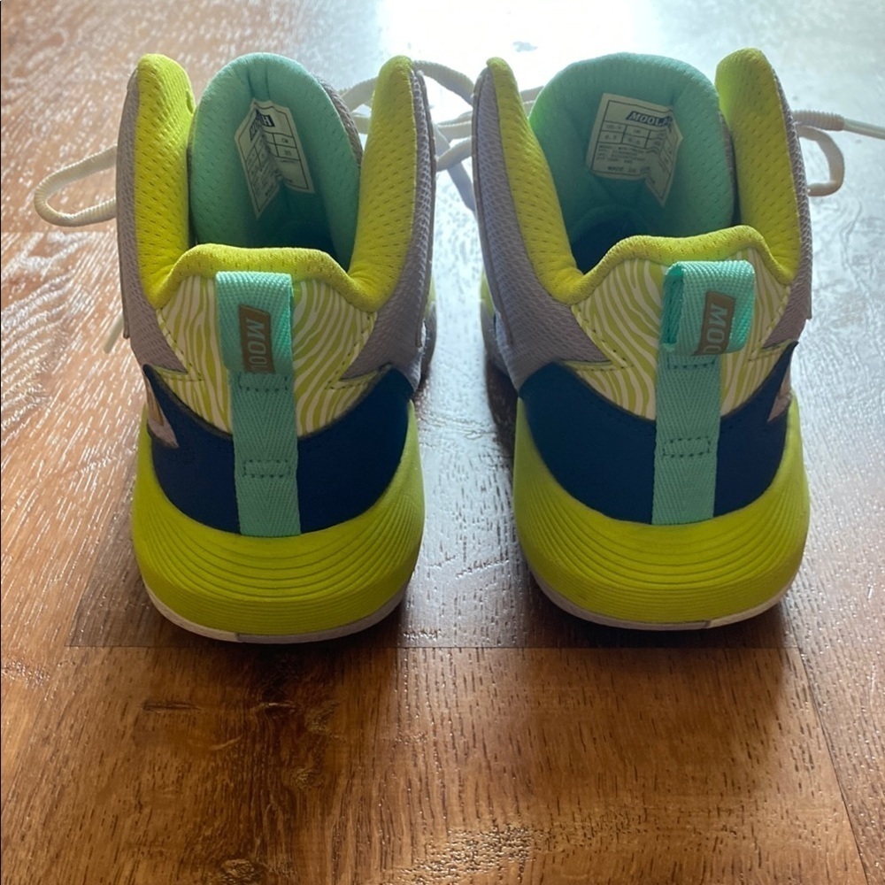 Moolah Press Break Youth Basketball Sneakers - Picture 4 of 6
